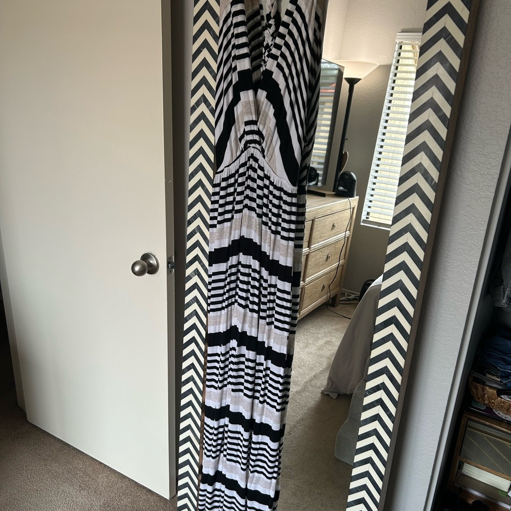 Gilli Black and White Striped Maxi Dress